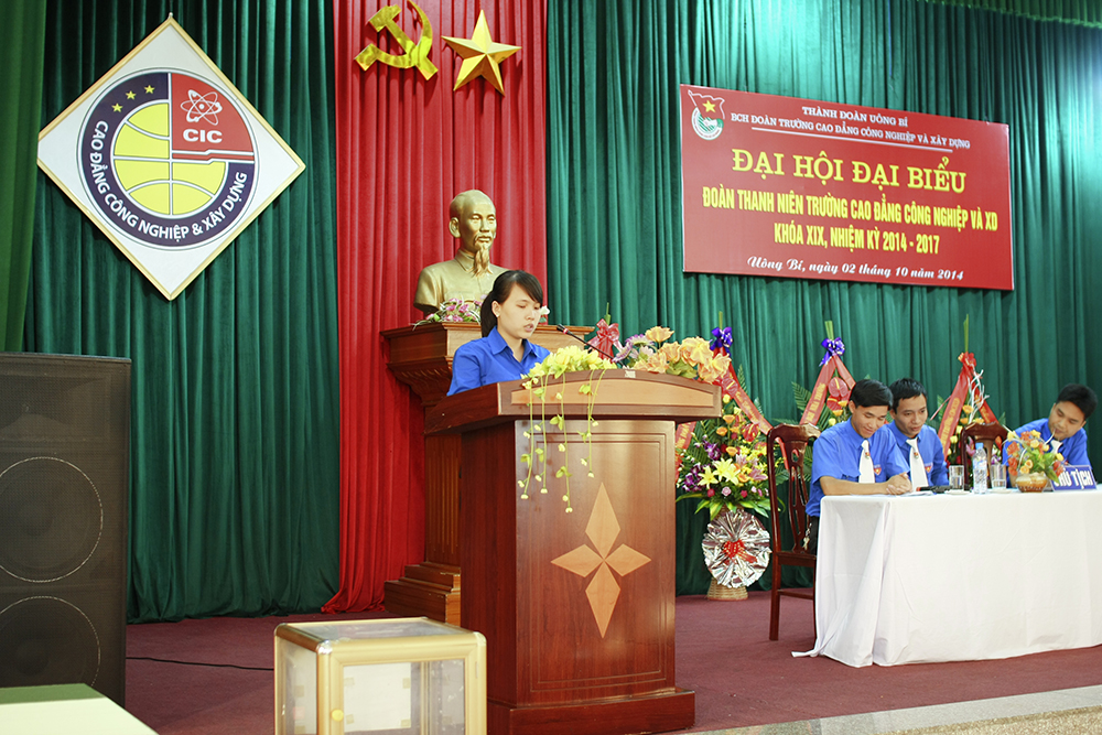 Đ/c Trần Thị Ngọc Mai – chi đoàn Giáo viên khoa Kinh tế báo cáo tham luận về phát triển Đảng   