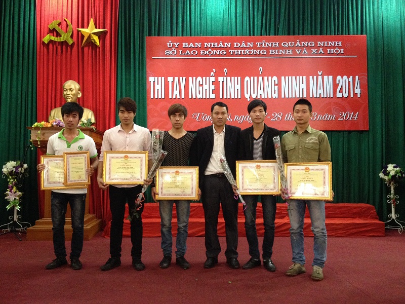 HS- SV  Khoa Cơ khí tham gia thi Hội thi tay nghề Tỉnh Quảng Ninh năm 2014 