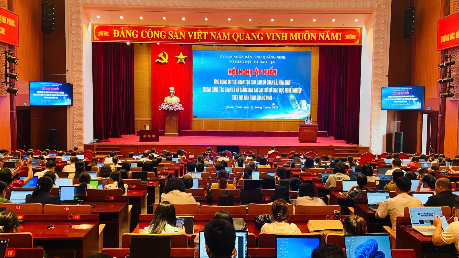 TRƯỜNG CAO ĐẲNG CÔNG NGHIỆP VÀ XÂY DỰNG TÍCH CỰC THAM GIA HỘI NGHỊ TẬP HUẤN ỨNG DỤNG TRÍ TUỆ NHÂN TẠO TRONG QUẢN LÝ VÀ GIẢNG DẠY GIÁO DỤC NGHỀ NGHIỆP 