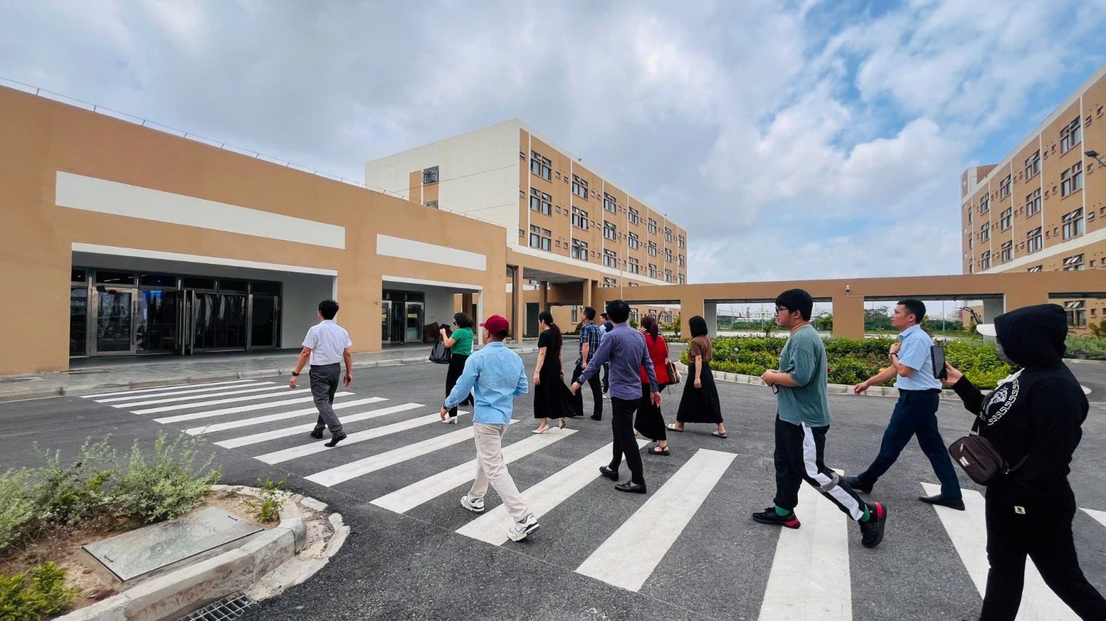 Khảo sát khu vực ăn ở dành cho học sinh thực tập