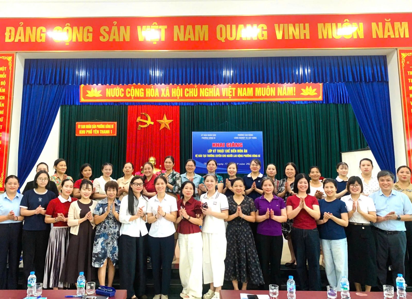 TRƯỜNG CAO ĐẲNG CÔNG NGHIỆP VÀ XÂY DỰNG KHAI GIẢNG LỚP KỸ THUẬT CHẾ BIẾN MÓN ĂN TẠI PHƯỜNG UÔNG BÍ 