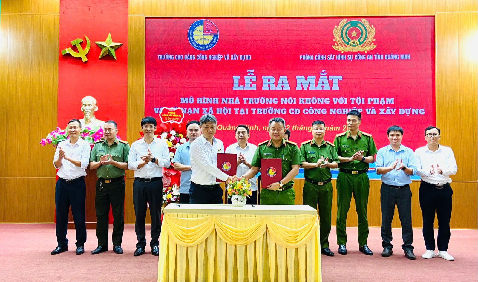 TRƯỜNG CAO ĐẲNG CÔNG NGHIỆP VÀ XÂY DỰNG TỔ CHỨC KÝ KẾT QUY CHẾ PHỐI HỢP ĐẢM BẢO AN NINH TRẬT TỰ 