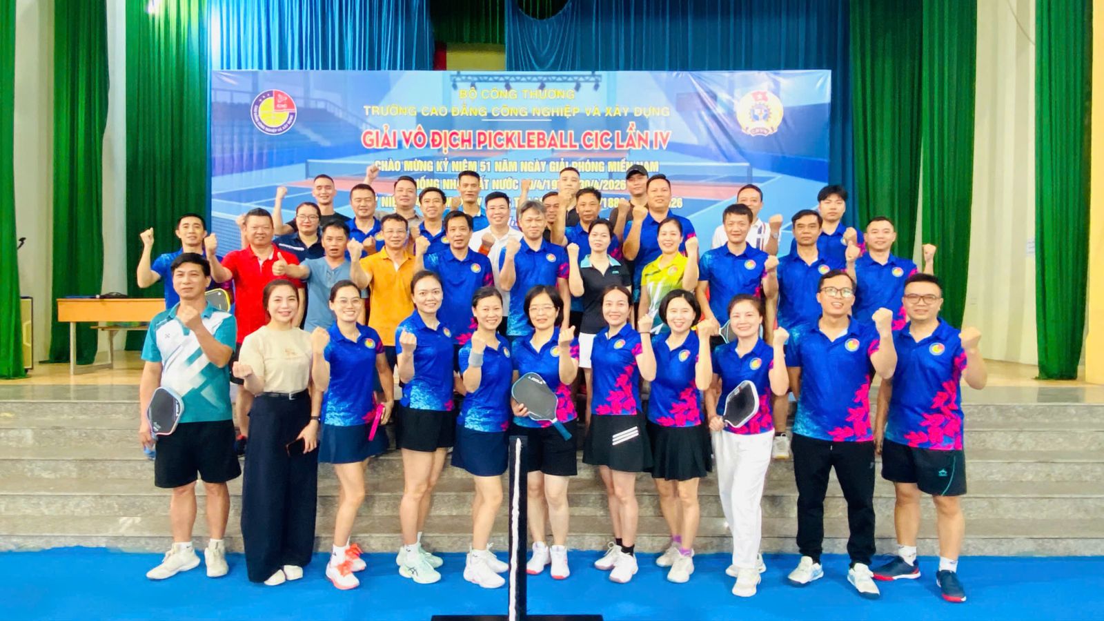 SÔI NỔI HOẠT ĐỘNG THỂ THAO CHÀO MỪNG NGÀY GIẢI PHÓNG MIỀN NAM VÀ QUỐC TẾ LAO ĐỘNG TẠI TRƯỜNG CAO ĐẲNG CÔNG NGHIỆP VÀ XÂY DỰNG 