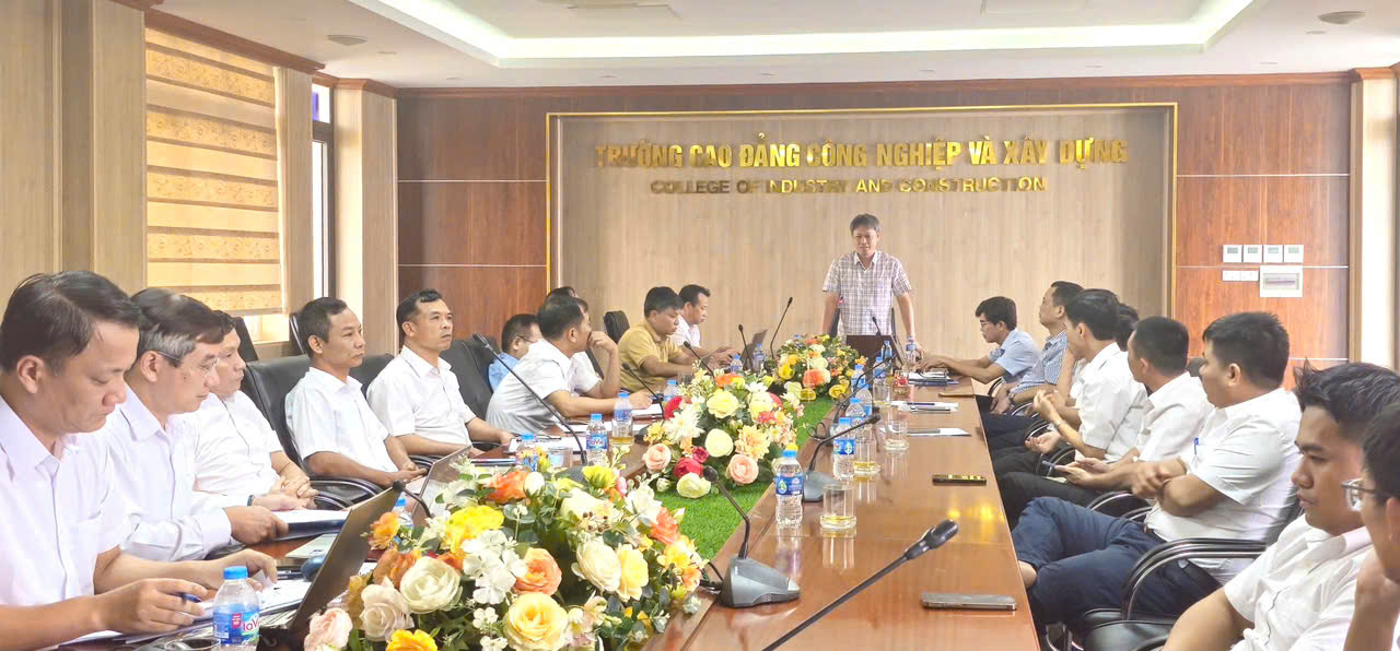 KHOA ĐỘNG LỰC VÀ VẬN HÀNH THIẾT BỊ CƠ GIỚI TỔ CHỨC HỘI NGHỊ SƯ PHẠM NĂM HỌC 2025-2026 
