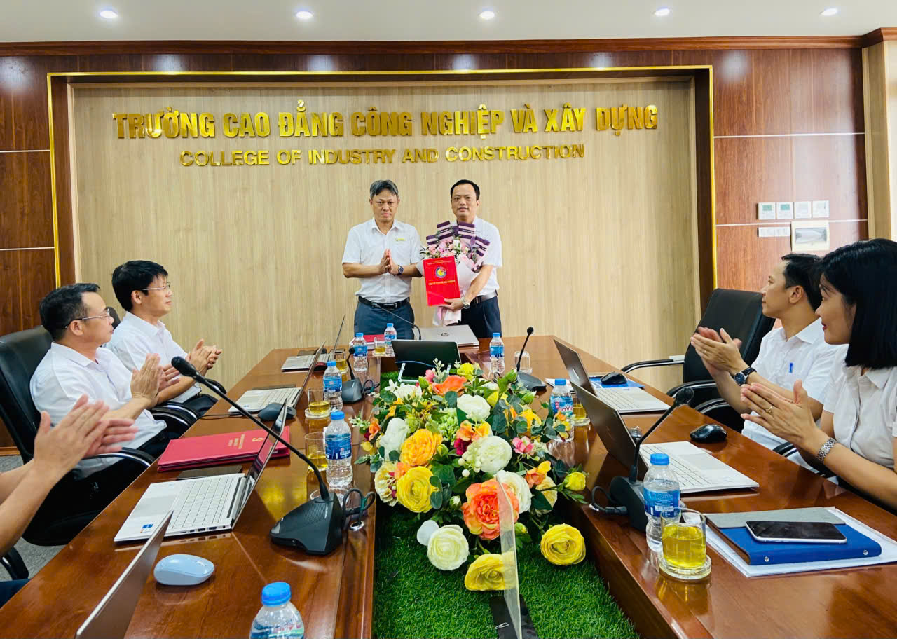 CIC) CÔNG BỐ QUYẾT ĐỊNH BỔ NHIỆM PHÓ GIÁM ĐỐC TRUNG TÂM TƯ VẤN TUYỂN SINH VÀ GIỚI THIỆU VIỆC LÀM 