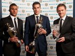 Van Persie nhận giải cầu thủ xuất sắc nhất Premier League 