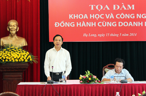 Đồng chí Đặng Huy Hậu, Phó Chủ tịch UBND tỉnh phát biểu tại buổi tọa đàm.