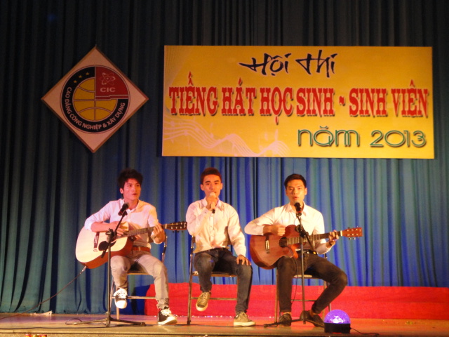 Khoa Xây dựng Tiếng hát học sinh, sinh viên chào mừng ngày nhà giáo Việt Nam 20/11 năm 2013
