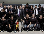Cầu thủ Barcelona trong men say chiến thắng tại quê nhà 