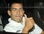 Inter “thừa nước đục thả câu” vụ Tevez 