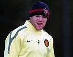Rooney bất ngờ ký hợp đồng dài hạn với MU 