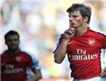 Arsenal lên kế hoạch “trói chân” Arshavin 