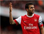 Fabregas tái phát chấn thương, Wenger “méo mặt” 