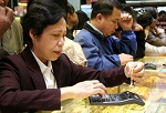 Giá vàng vọt mạnh lên 45,6 triệu đồng/lượng 