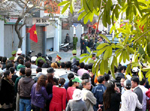Thua bạc, thầy giáo tự thiêu gia đình 
